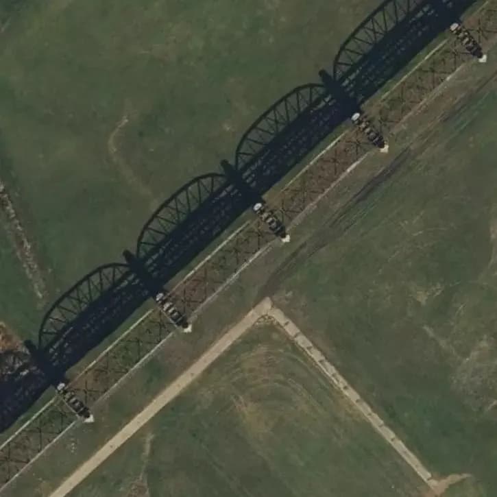 Verlaten Spoorbrug	